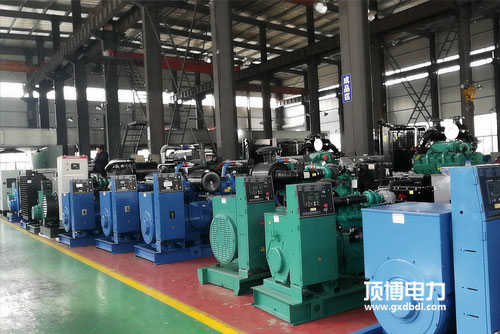 警告：柴油發(fā)電機(jī)組缺水過(guò)熱時(shí)，禁止立即加冷卻水