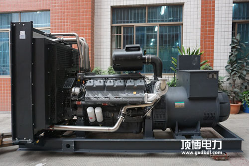 800KW無(wú)動(dòng)柴油發(fā)電機(jī)組選配科浦發(fā)電機(jī)深?？刂破骷夹g(shù)參數(shù)
